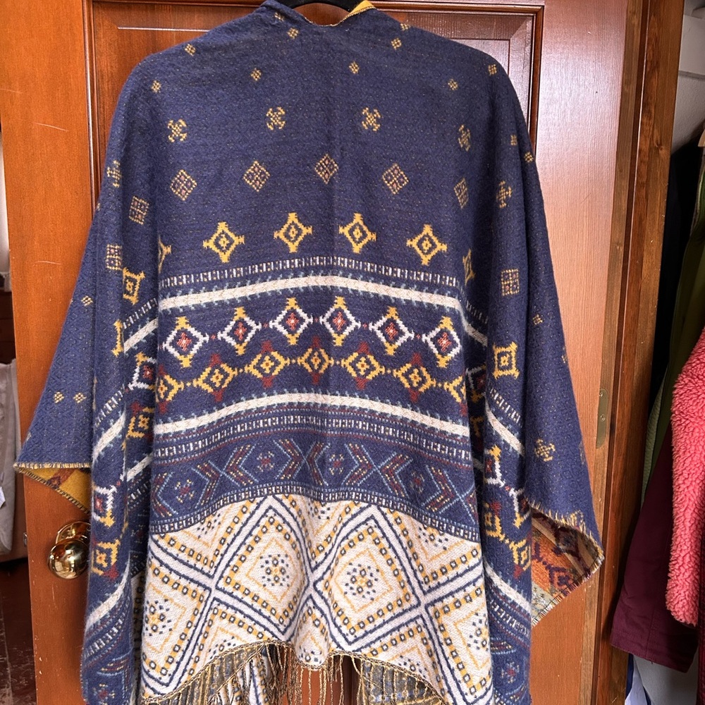 Warm Poncho - image 6